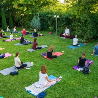 Școala de toamnă Hatha Yoga SEVA 2025, nivel MEDIU